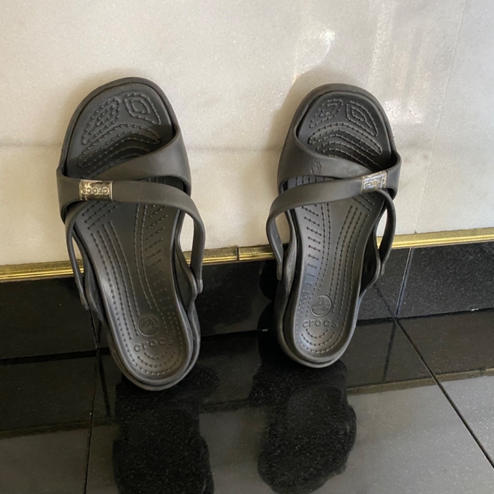Crocs - Picture 5 of 16